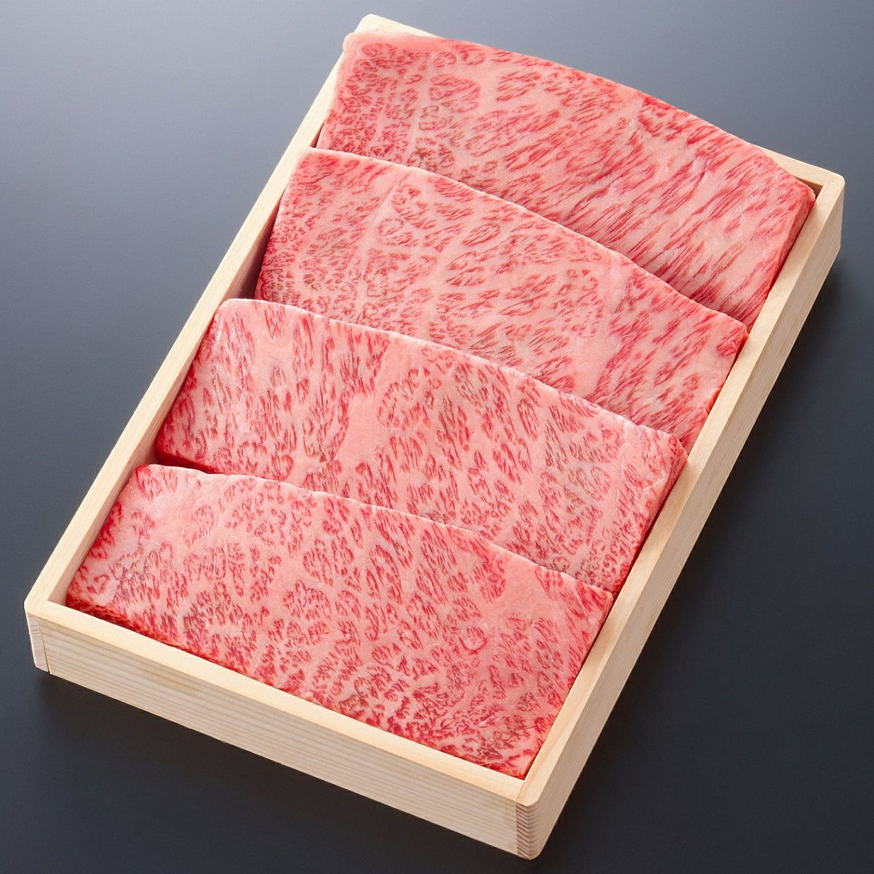 松阪牛ザブトンステーキ肉150g 3枚 贈答用木箱入りギフト | 松阪まるよし